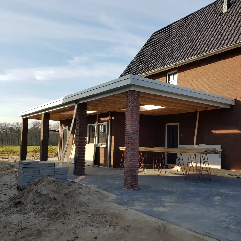 Complete afbouw nieuwbouwwoning, inclusief extra badkamer, carport en fitnessruimte