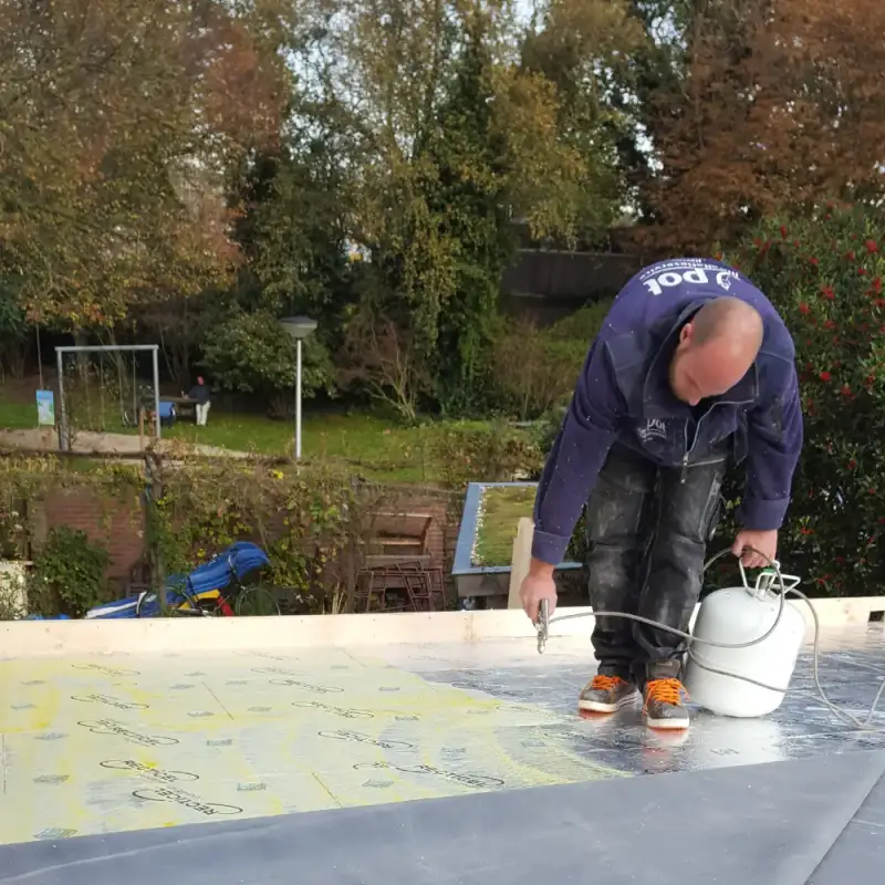 Uitbouw met houtskeletbouw en sedum dak in Assendorp – foto 10